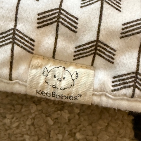 KeaBabies Patterned Baby Burp Cloth Set - Pink, Cream, and Gray- set of 4 - Picture 2 of 2